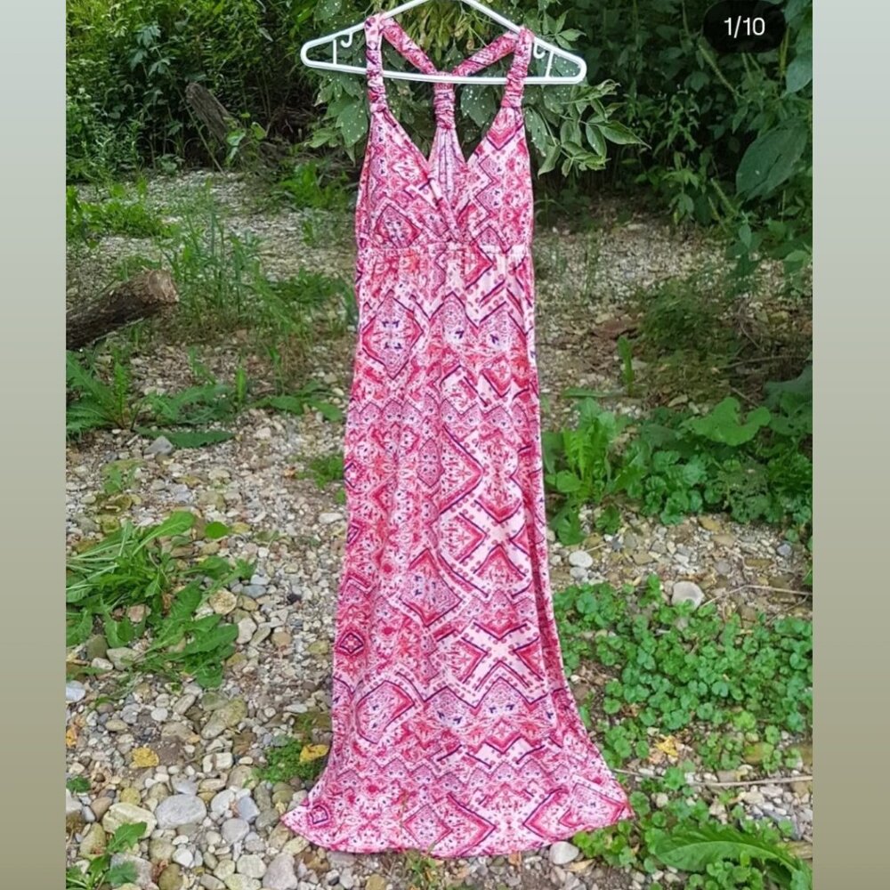 Gorgeous pink printed maxi dress.